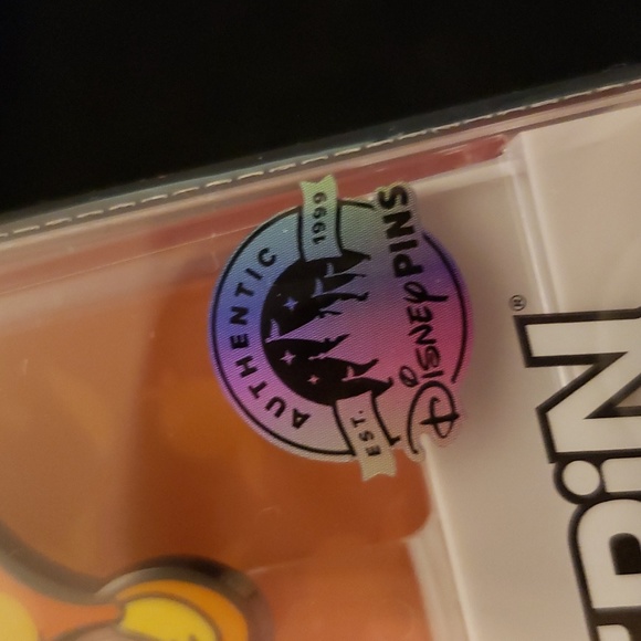 Disney parks limited edition "orange bird" Figpin NIB - Picture 3 of 4